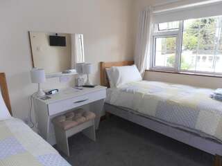 Отели типа «постель и завтрак» Larkfield House B&B Килларни Двухместный номер с 2 отдельными кроватями и собственной ванной комнатой-2